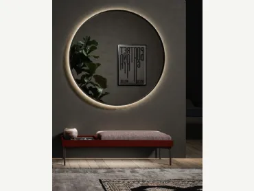 Specchio Astrid con cornice in laccato ossidato retroilluminata di Novamobili