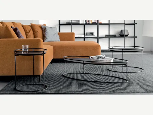 Tavolino Atollo in legno laccato Nero di Calligaris