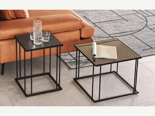 Tavolino Renee con top in vetro o ceramica e vetro e base in metallo di Calligaris