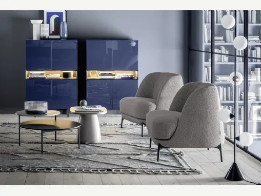 Tavolino di design Cliff in poliuretano laccato opaco di Novamobili