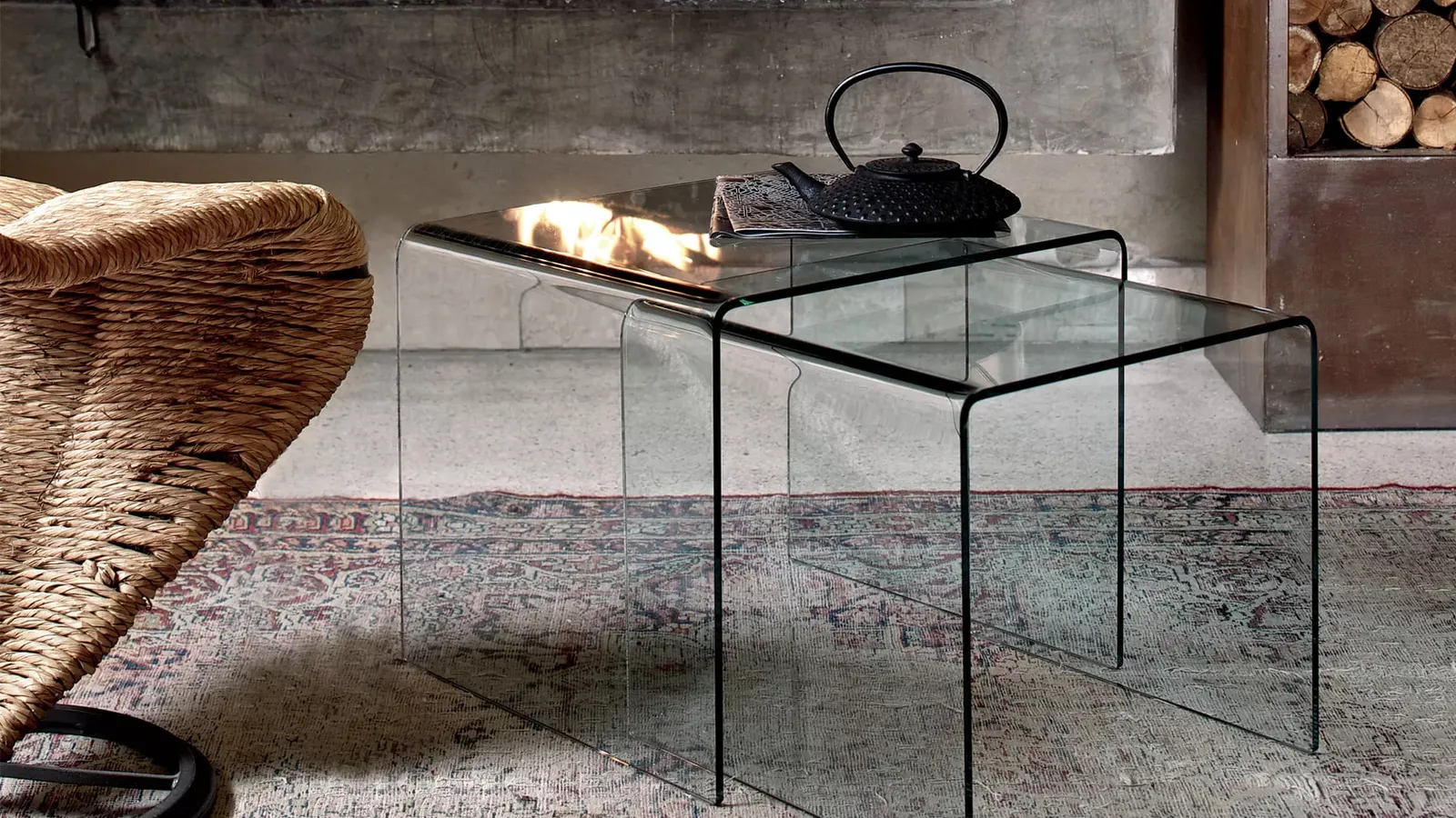 Tavolino Igloo a ponte in cristallo curvato di Bontempi