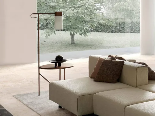 Tavolino con lampada integrata Lucignolo in metallo con top laccato di Presotto