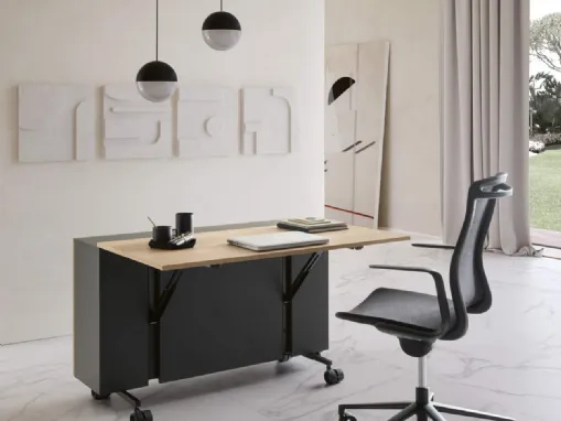 Scrittoio Scrivania Mobile compatto su ruote con top in legno e struttura in laccato opaco di Presotto