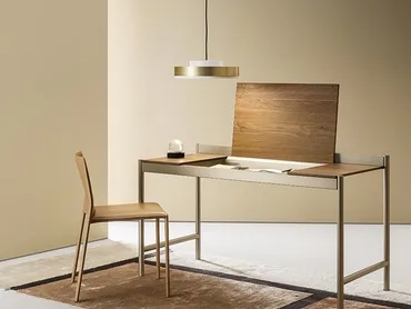 Scrittoio Yukio con top in legno e struttura in metallo di Alf Da Frè