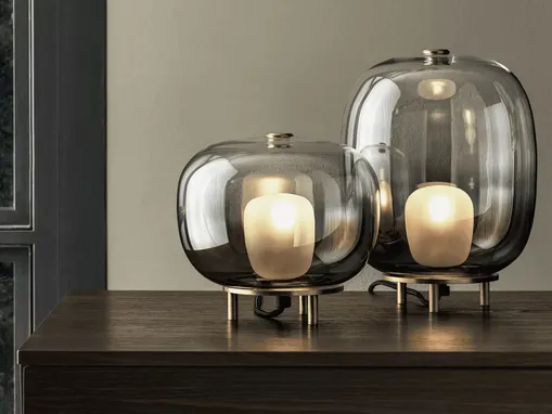 Lampada Blow da tavolo in vetro con base in ottone di Bontempi