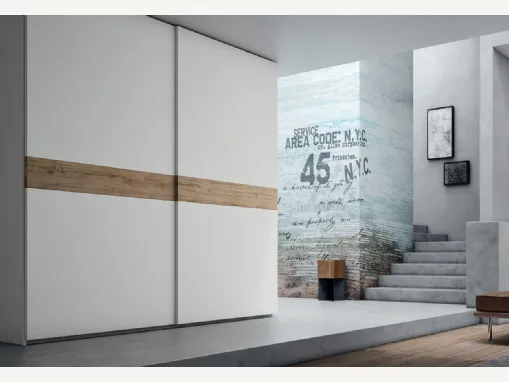 Armadio Dolly DB111 in laccato bianco con fascia centrale in Rovere Nodato di Maronese Acf