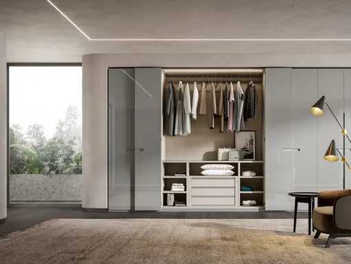 Armadio con ante a pacchetto Sincro in laccato lucido Cenere di Veneran