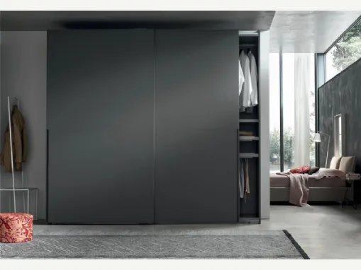 Armadio con anta scorrevole Step Mid DN117 in melaminico Grafite di Maronese Acf