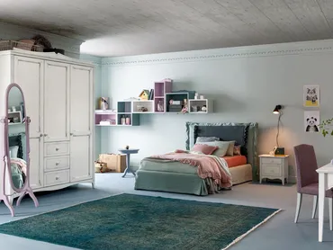 Cameretta per bambine stile shabby in legno con armadio, specchiera e scrivania Romantic Calipso di Callesella