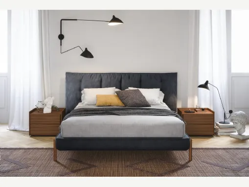 Comodino Sly in legno noce canaletto di Novamobili