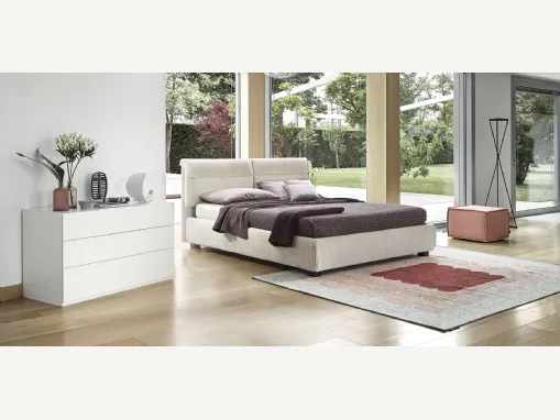Letto in tessuto con testiera Austin di Calligaris