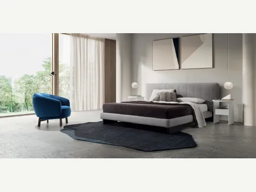 Letto in tessuto imbottito con testiera trapuntata Kilian di Calligaris