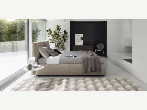 Letto imbottito con contenitore Magenta di Calligaris