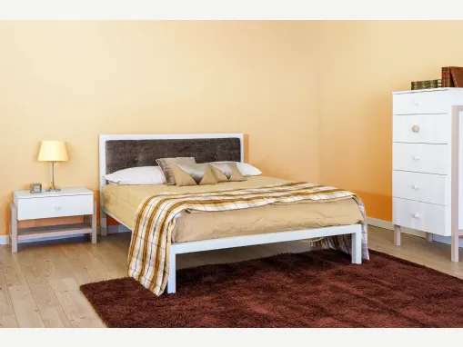 Letto matrimoniale in legno con testiera imbottita Cobalto di Callesella