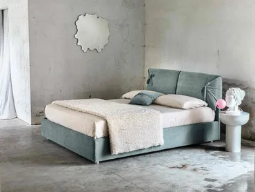 Letto imbottito Jackie di Veneran