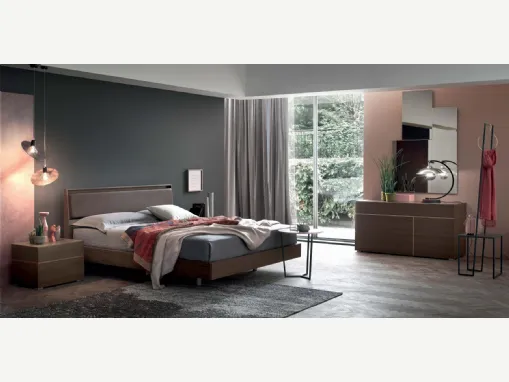 Letto Aida con struttura in Rovere Thea e inserto imbottito e rivestito in ecopelle di Maronese Acf