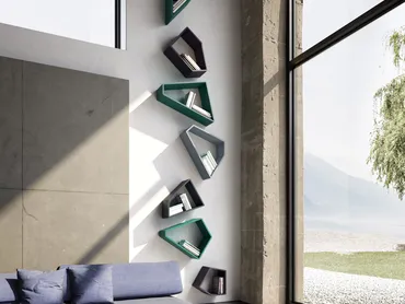 Libreria sospesa Space di Voltan