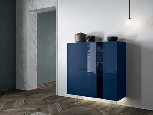 Madia Alta I-Modul Art in laccato lucido con piedini in metacrilato trasparente di Presotto