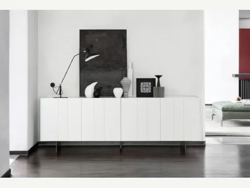 Madia Stripe in laccato bianco  opaco di Novamobili