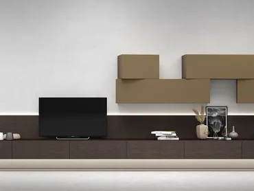 Mobile Porta Tv sospeso InclinArt in legno con pensili in laccato opaco di Presotto