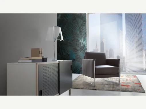 Poltroncina dalla forma squadrata in pelle Cocò di Calia