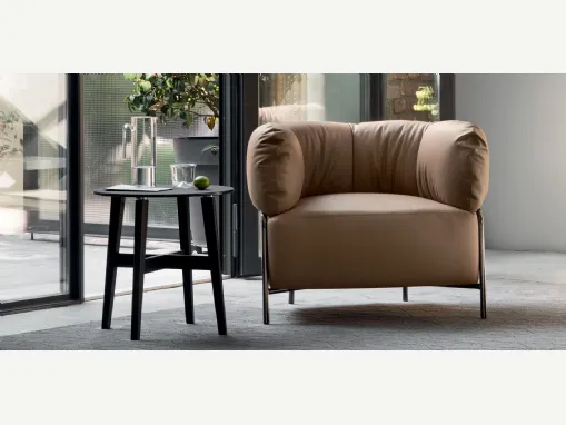Poltroncina Quadrotta in tessuto imbottito di Calligaris