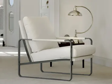 Poltrona in tessuto imbottito Clarissa di Bontempi