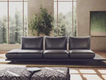 Divano lineare Pralin di Calia