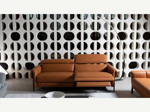 Divano lineare relax in pelle Condor di Calia