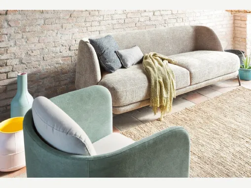 Divano lineare Velvet in tessuto di Novamobili