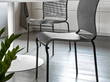 Sedia in metallo e tessuto Air di Connubia