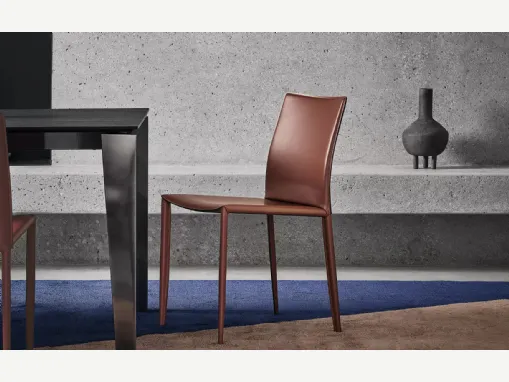 Sedia Linda completamente rivestita in cuoio di Bontempi