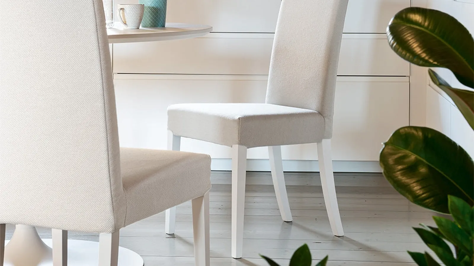 Sedia in tessuto con struttura in legno massello Copenaghen di Connubia