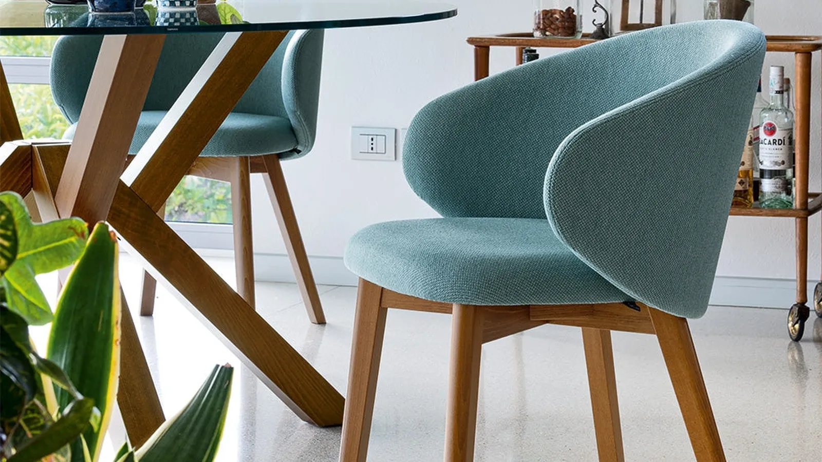 Sedia Tuka in tessuto imbottito di Connubia