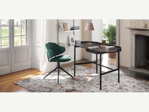 Sedia imbottita girevole in tessuto con braccioli Holly di Calligaris