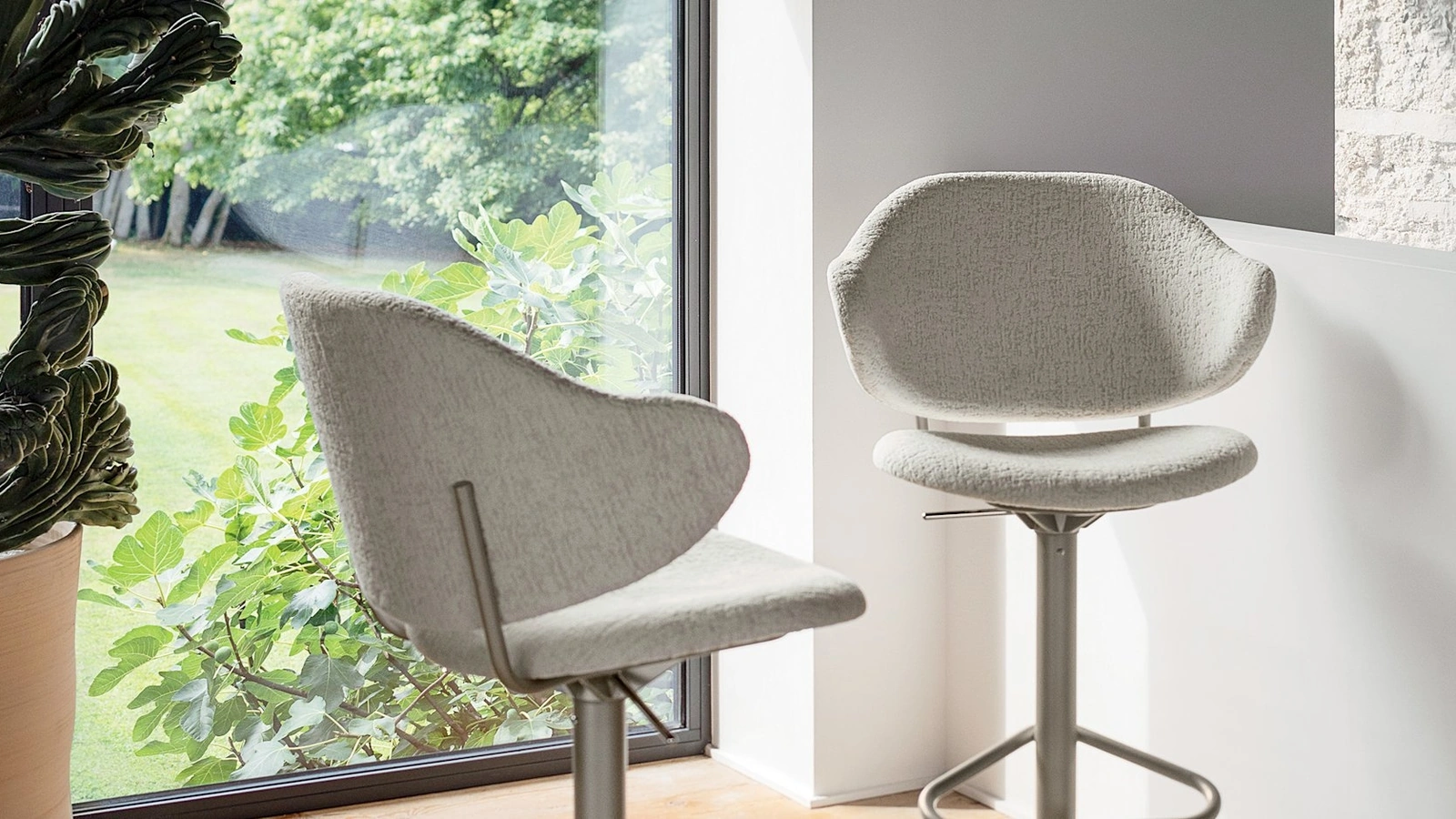 Sgabello in tessuto Holly di Calligaris