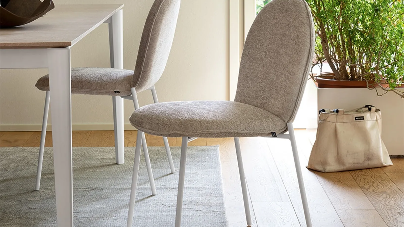 Sedia Riley Mid di Connubia