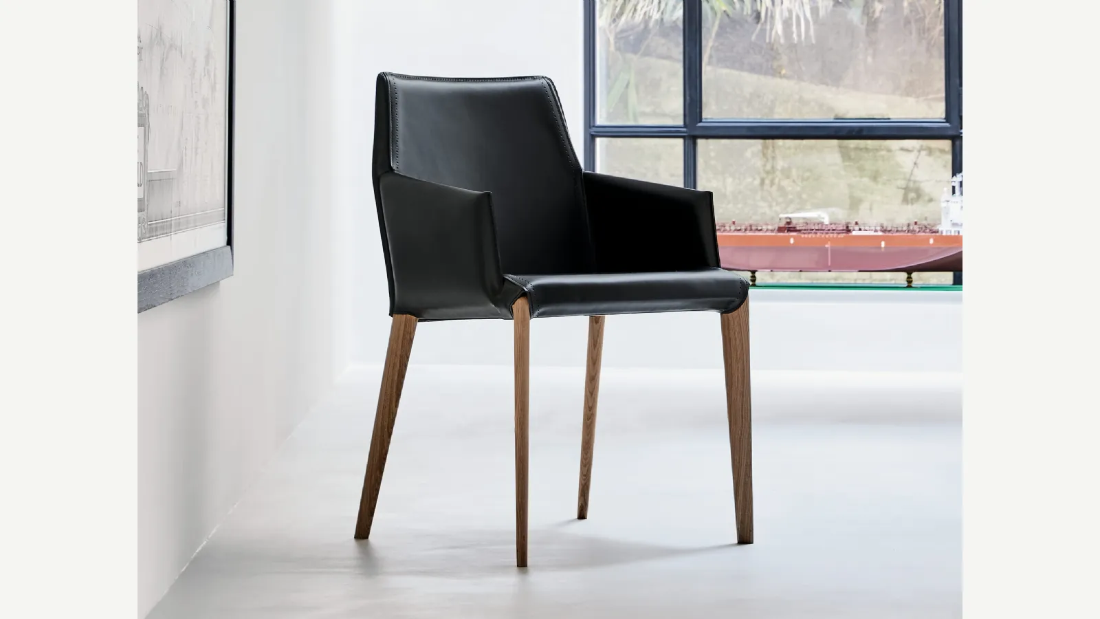 Sedia Sally in cuoio di Bontempi