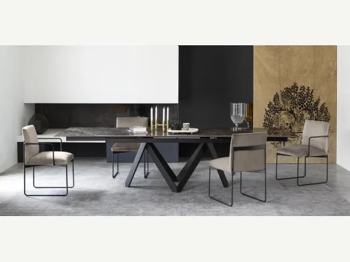 Tavolo allungabile in ceramica e basamento in metallo Cartesio di Calligaris