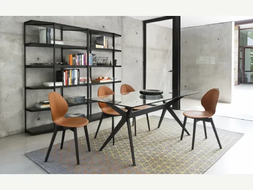 Tavolo rettangolare in vetro con struttura in legno massello Kent di Calligaris