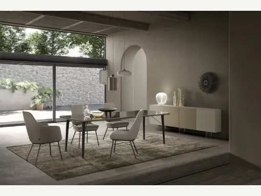 Tavolo New Merge con top in ceramica e gambe in Frassino di Presotto