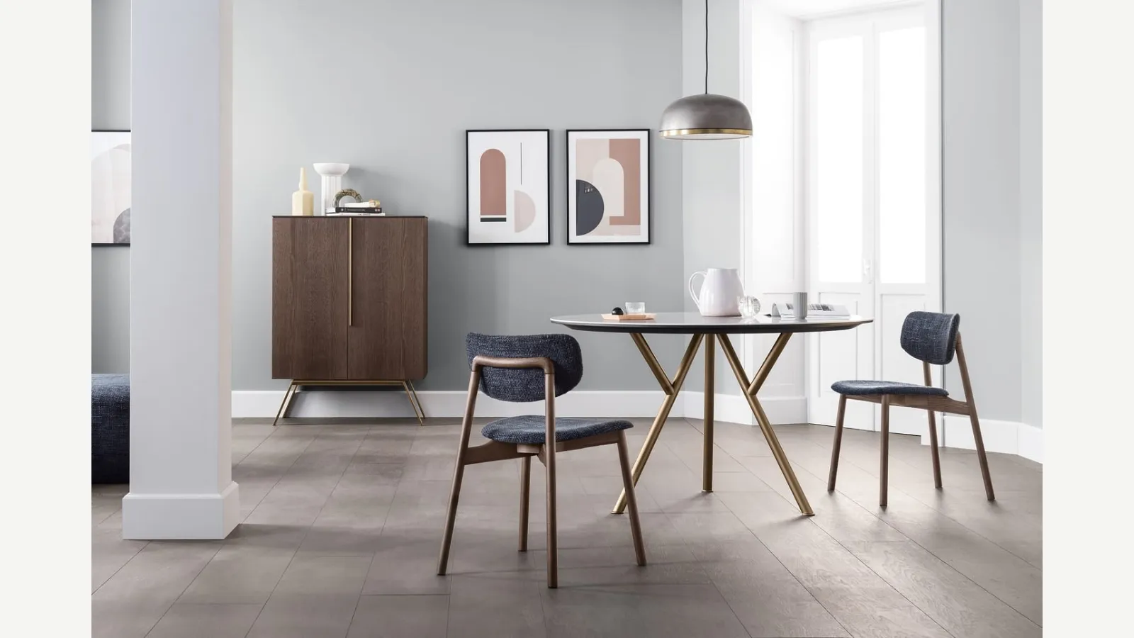 Tavolo rotondo Sunny con top in marmo Bianco di Carrara e gambe in metallo di Novamobili