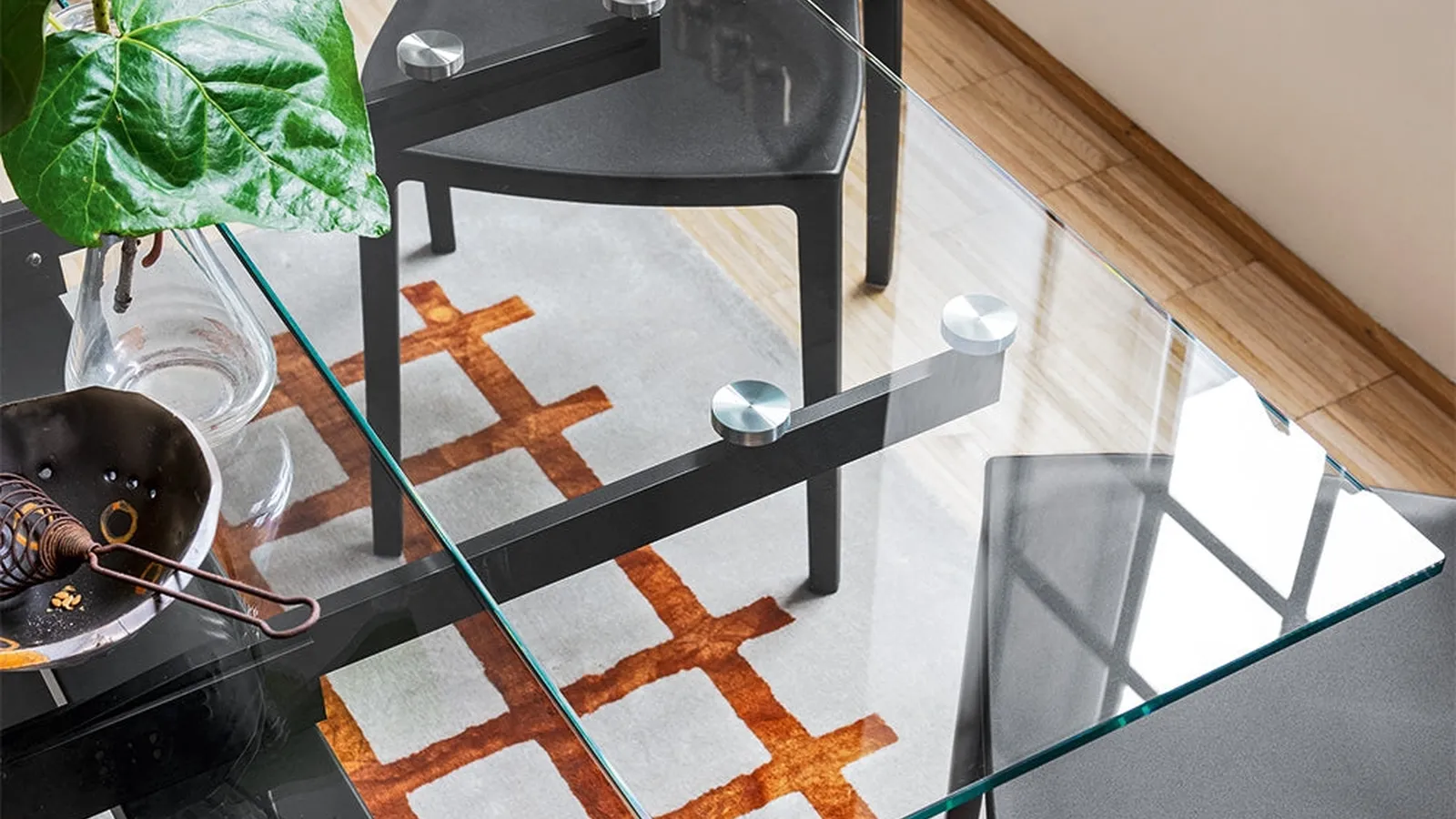 Tavolo allungabile con top in vetro Zeffiro di Connubia