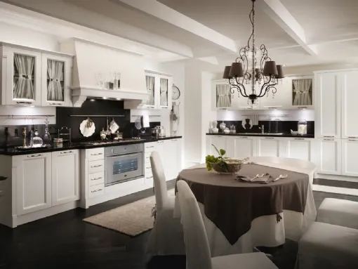 Cucina Classica angolare in legno laccato finitura Neve con top in marmo nero Sweet Kitchen Classic Melody di Callesella