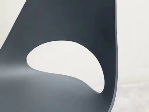 Sedia da giardino Shark Outdoor in polipropilene con gambe in acciaio laccato di Bontempi